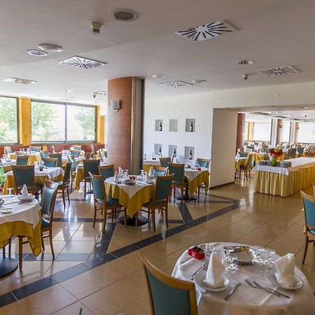 Hotel Atlas Alba Adriatica Kültér fotó