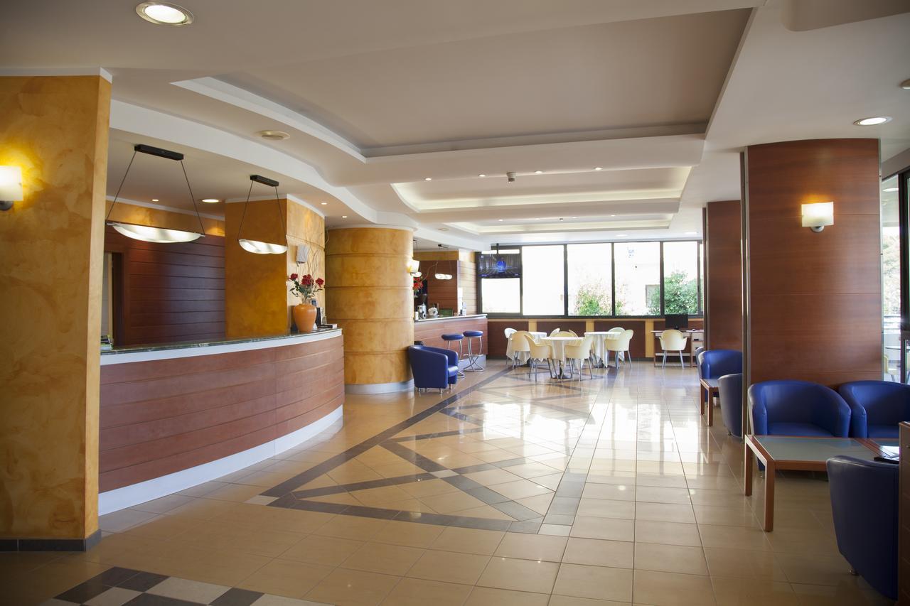 Hotel Atlas Alba Adriatica Kültér fotó