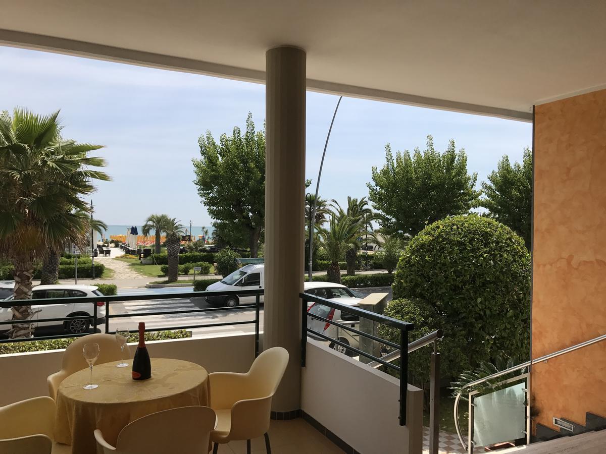 Hotel Atlas Alba Adriatica Kültér fotó