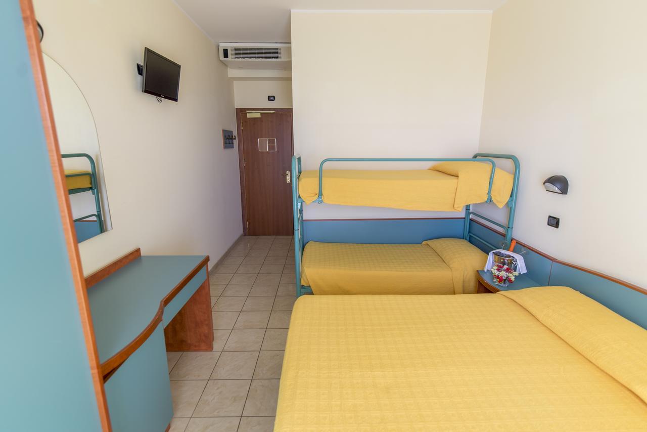 Hotel Atlas Alba Adriatica Kültér fotó
