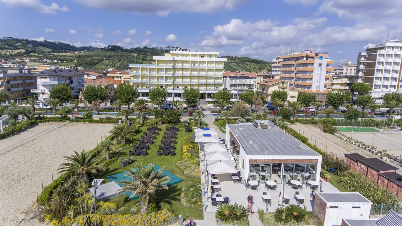 Hotel Atlas Alba Adriatica Kültér fotó