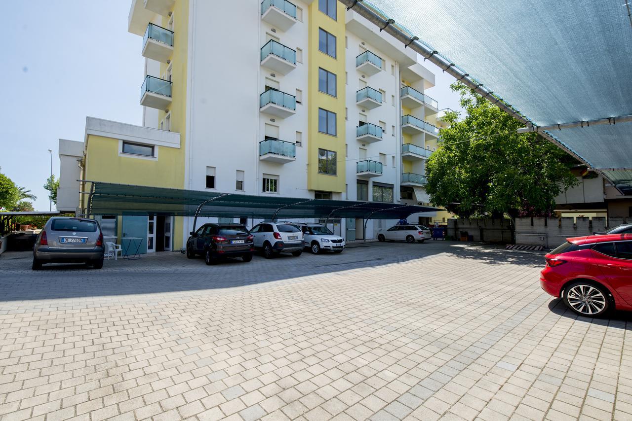 Hotel Atlas Alba Adriatica Kültér fotó