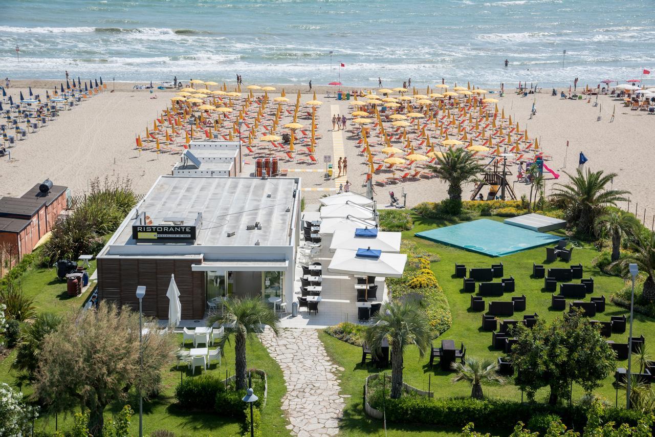 Hotel Atlas Alba Adriatica Kültér fotó